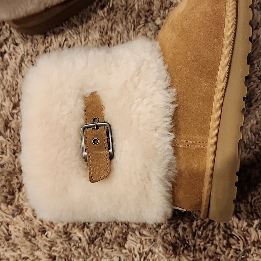 Euc Ugg Boots - image 2
